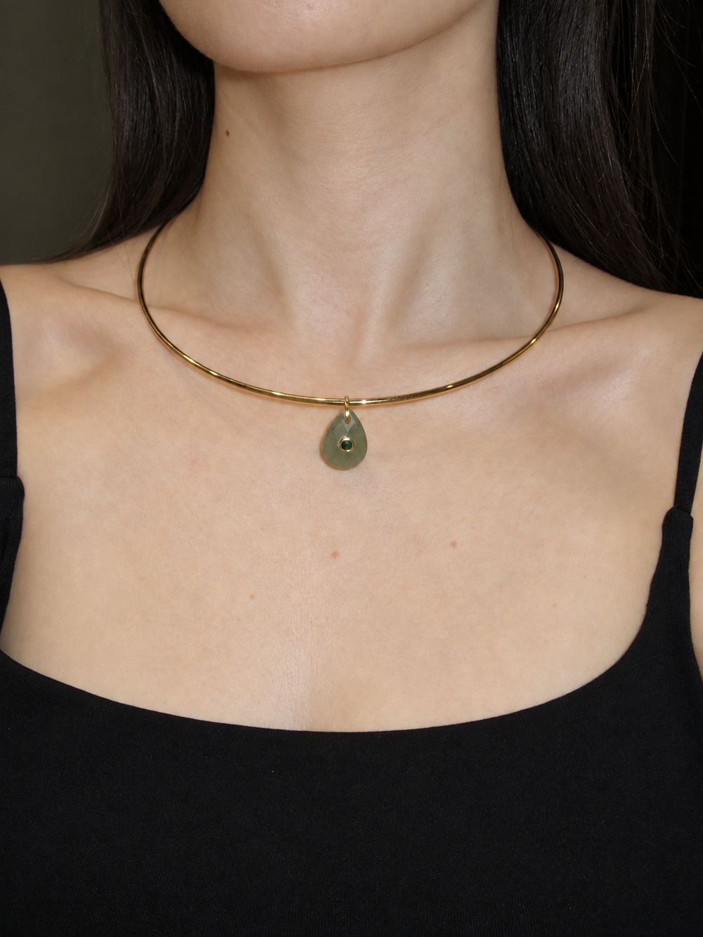Luna Round Natural Stone Charm Calcedonia Verde